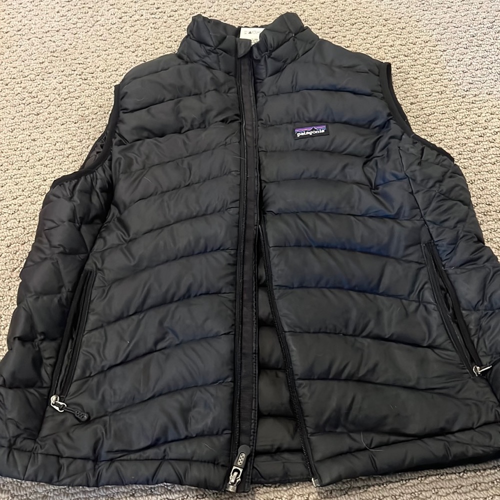 L Patagonia puffer vest. Great used condition.